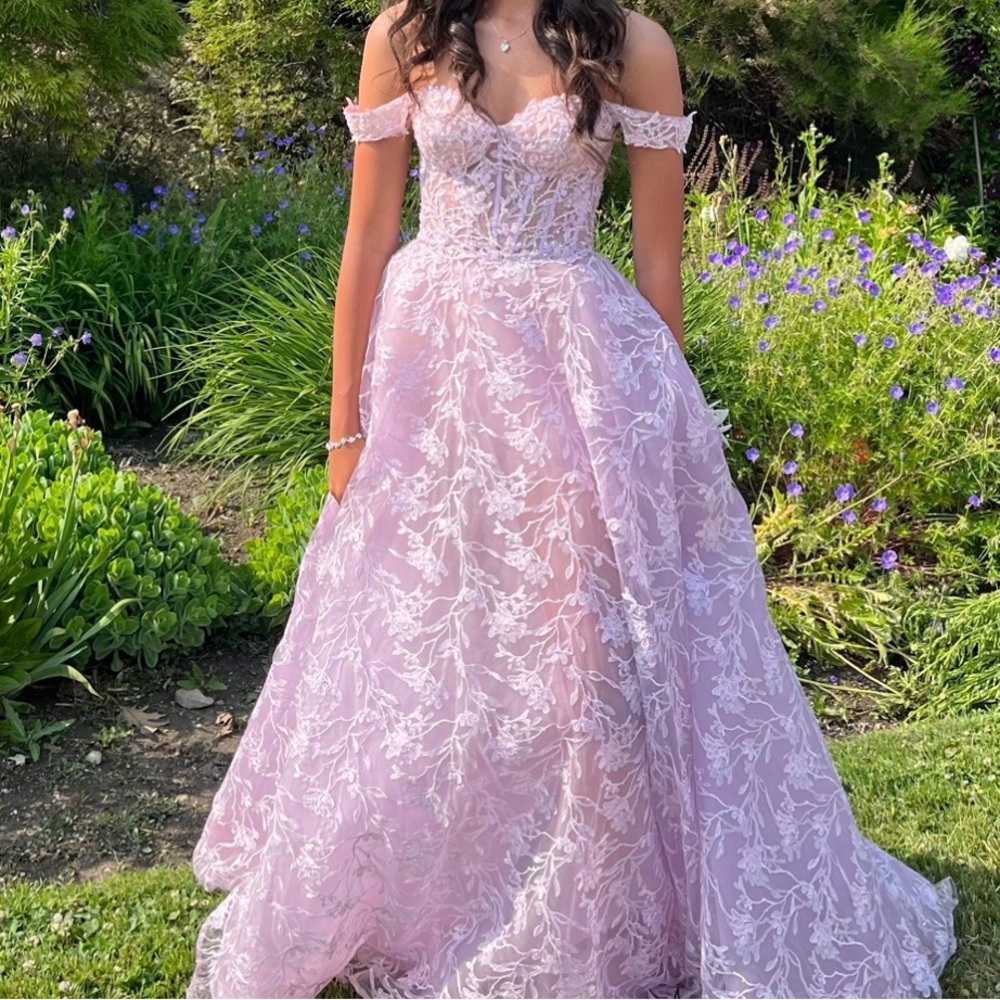 Sherri Hill Size 4 Prom Dress: Elegant Pink Lace Off-Shoulder Dress